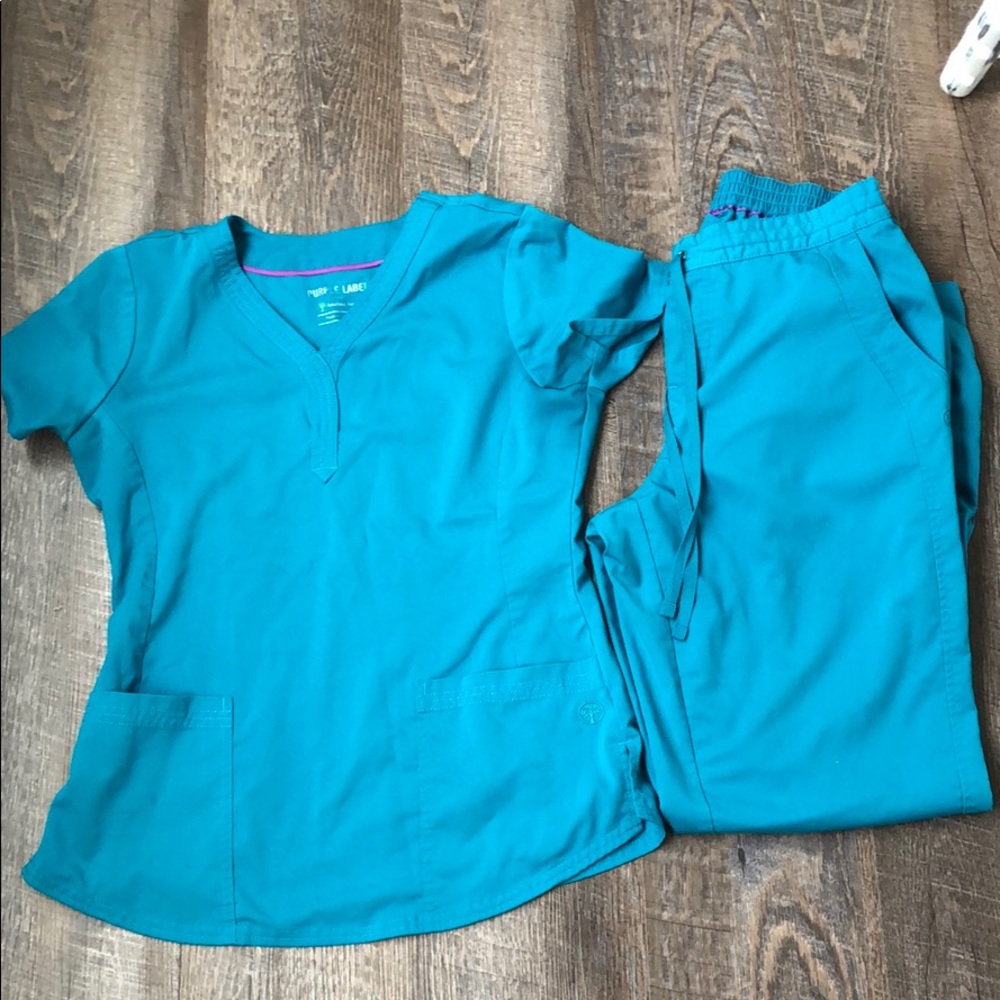 Turquoise Purple label healing hand scrubs